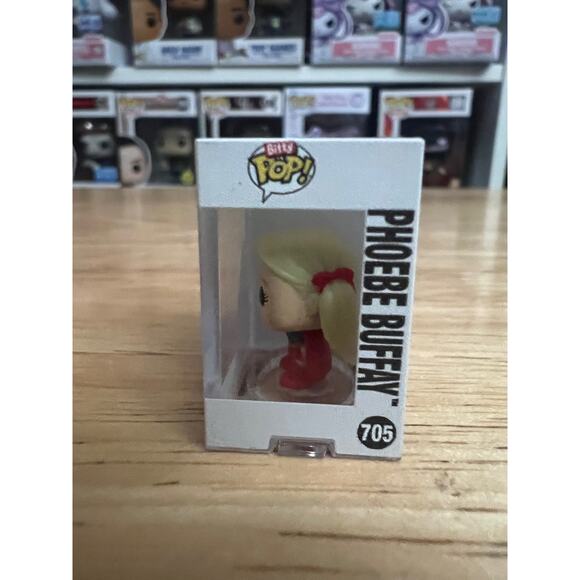 RARE CHASE BITTY Phoebe Buffay as Supergirl Friends 1" Funko Pop #705 Halloween - Picture 4 of 6